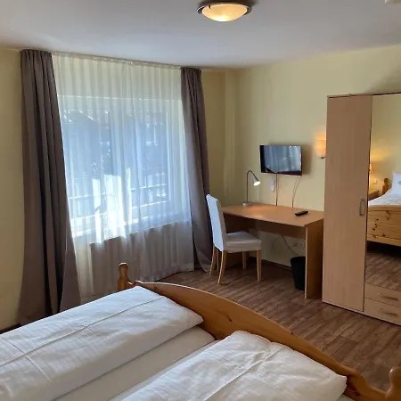 فندق Art Eifel 3*