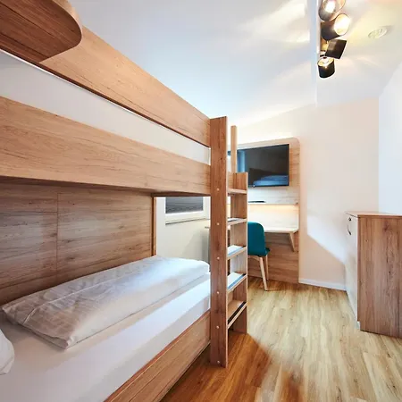 فندق Art Eifel 3*